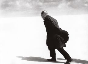 Jean-Paul Sartre in Litauen. Nida, 1965 Courtesy: Galerie argus fotokunst, © Antanas Sutkus / VG Bild-Kunst, Bonn 2019